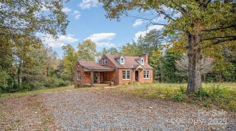 2839 24th Ave NE, Hickory, NC 28601