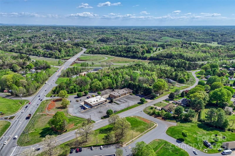 2650 S Hwy 127 Hw, Hickory, NC 28602