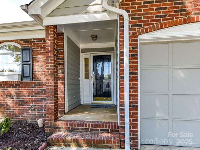 6715 Neuhoff Ln, Charlotte, NC 28269