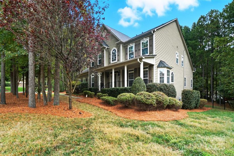 300 Beech Bluff Dr, Mount Holly, NC 28120