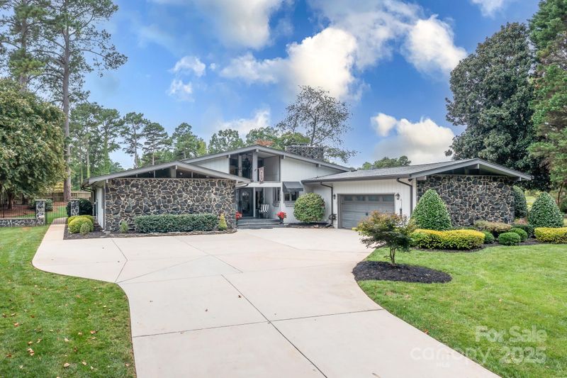3125 Lake Shore Rd S, Denver, NC 28037