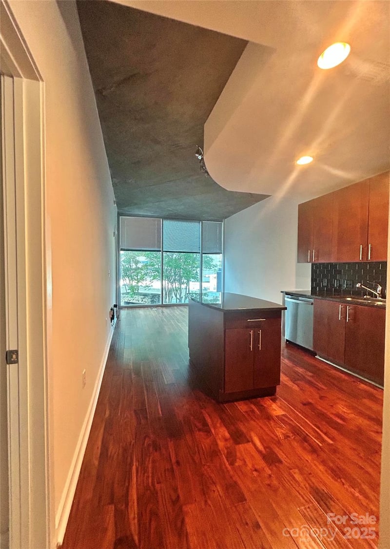 210 N Church St #1105, Charlotte, NC 28202