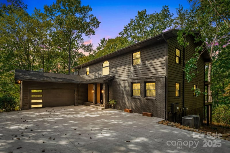131 Jonadel Ct, Lake Lure, NC 28746