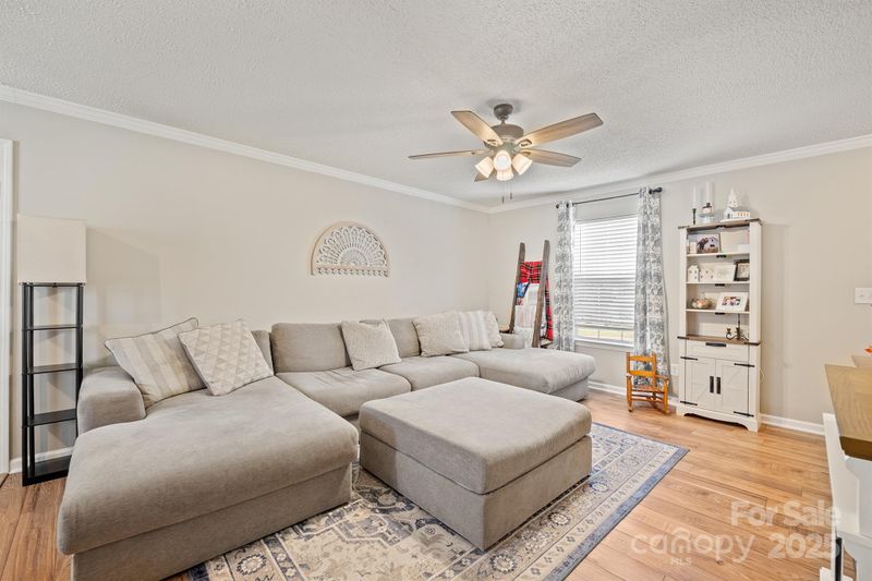 2264 Picnic Dr, Newton, NC 28658