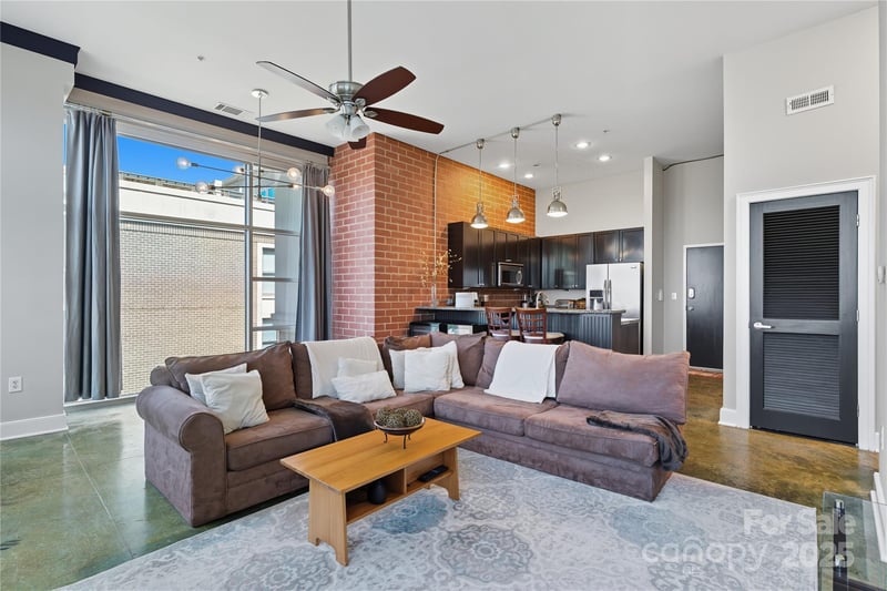 710 W Trade St #701, Charlotte, NC 28202