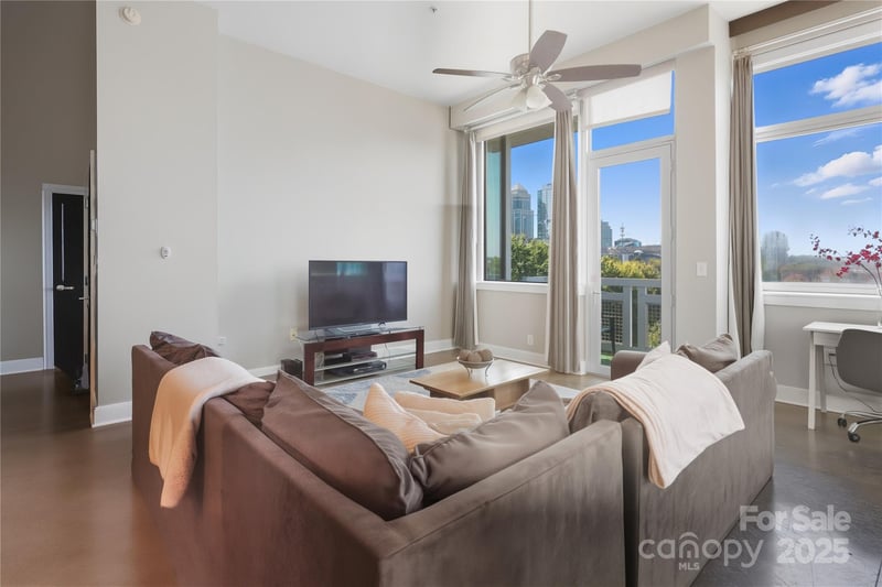 710 W Trade St #701, Charlotte, NC 28202
