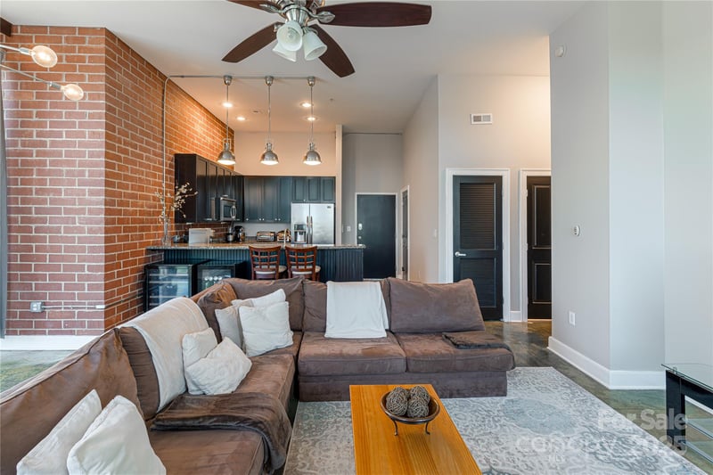 710 W Trade St #701, Charlotte, NC 28202