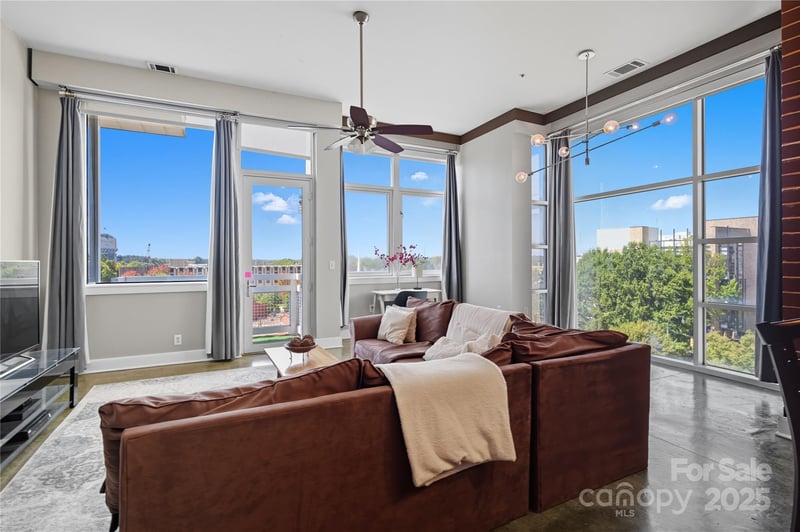 710 W Trade St #701, Charlotte, NC 28202