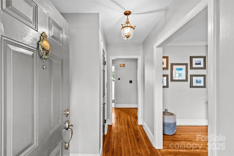 2821 Sharon Rd, Charlotte, NC 28211