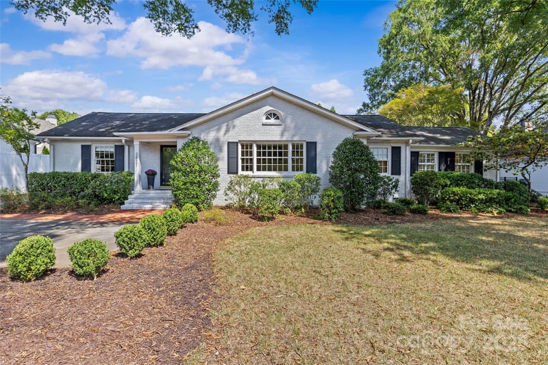 2821 Sharon Rd, Charlotte, NC 28211