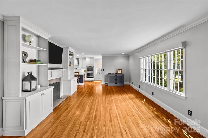 2821 Sharon Rd, Charlotte, NC 28211