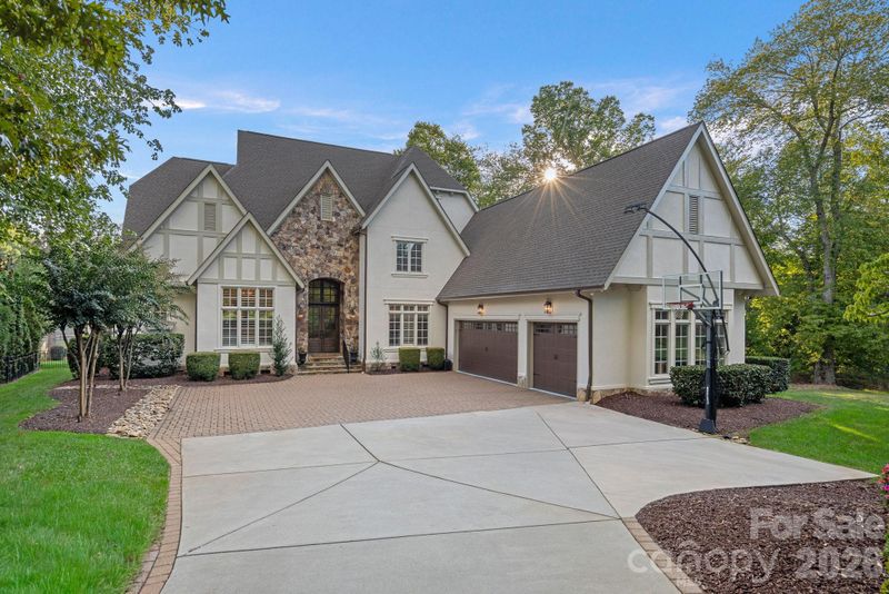 20517 Queensdale Dr, Cornelius, NC 28031