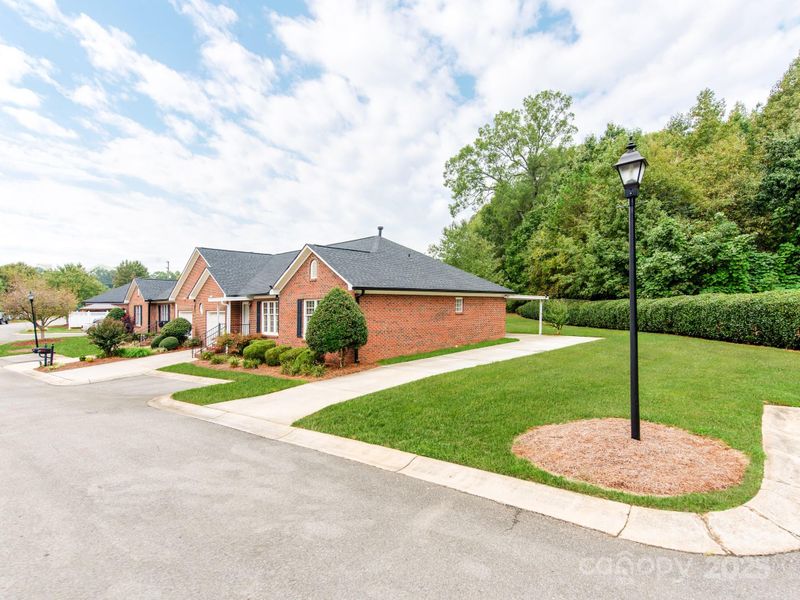 2207 Windsor Woods Dr, Gastonia, NC 28054