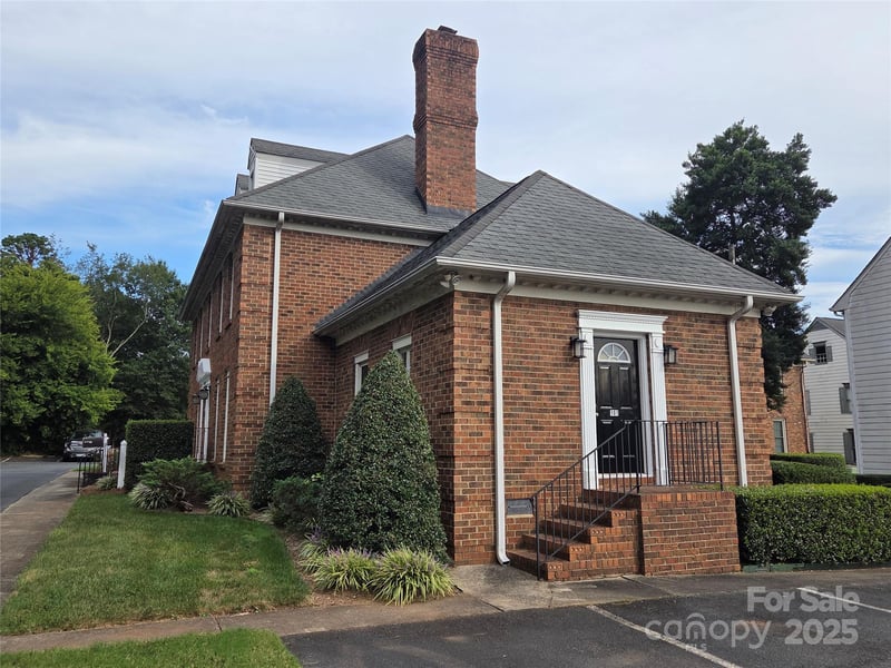 5511 Monroe Rd, Charlotte, NC 28212