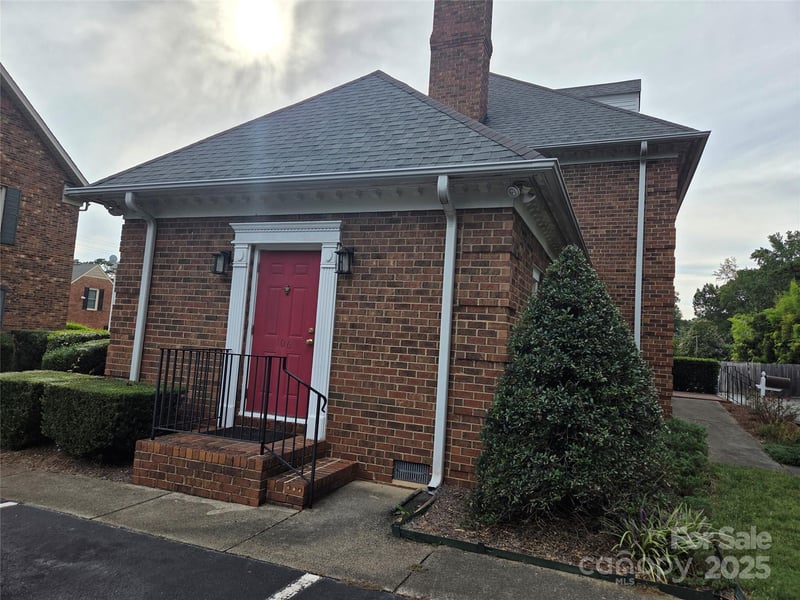 5511 Monroe Rd, Charlotte, NC 28212
