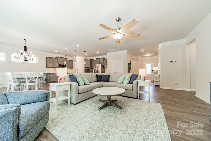 508 Vermeer Ct, Mount Holly, NC 28120
