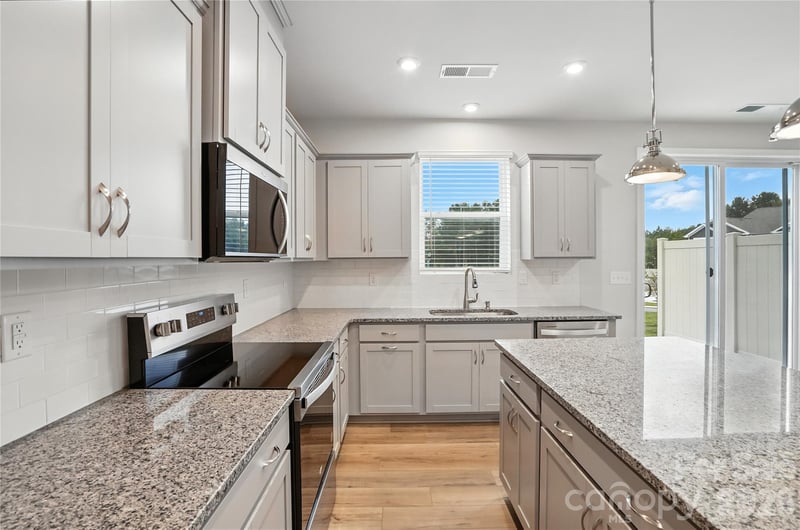 633 Cassidy Ct, Clover, SC 29710