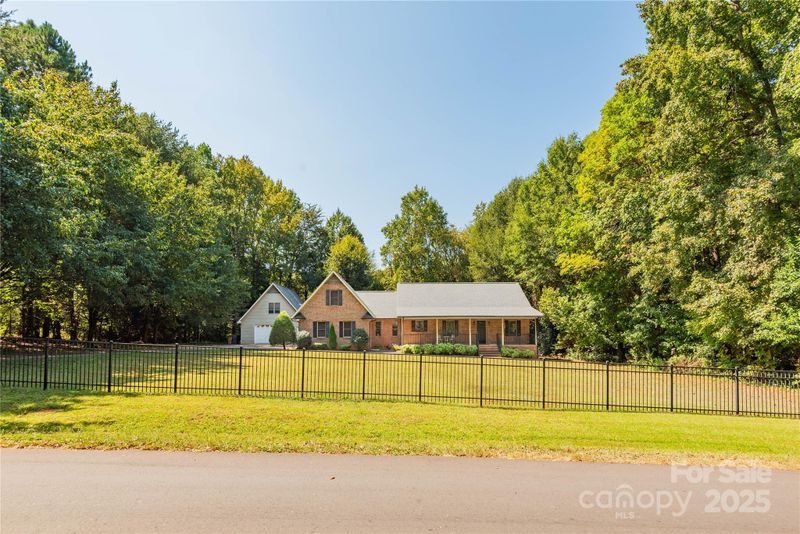 1607 Thompson Ave, Charlotte, NC 28216