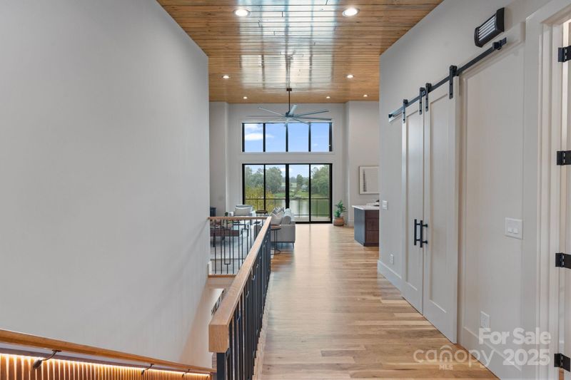 7067 Wateredge Dr, Sherrills Ford, NC 28673