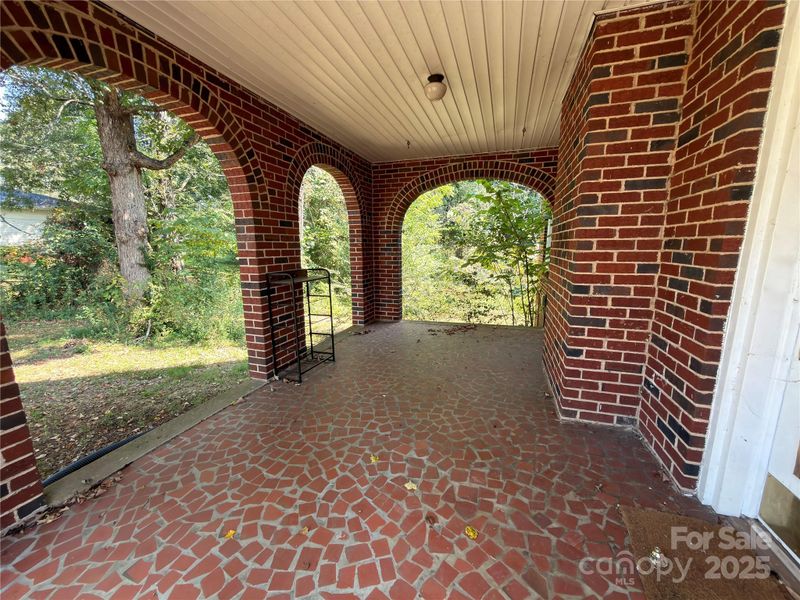 4216 N Center St, Hickory, NC 28601