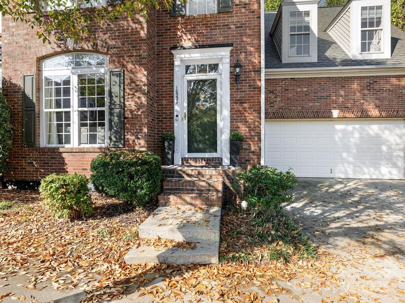 10224 Berkeley Pond Dr, Charlotte, NC 28277