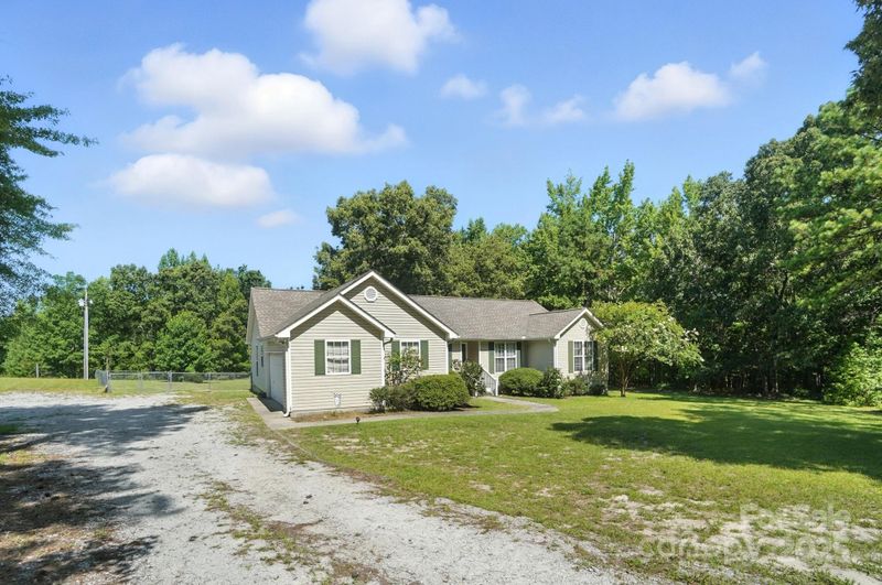 1116 Shop Rd, Kershaw, SC 29067