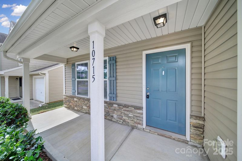 10715 Derryrush Dr, Charlotte, NC 28213