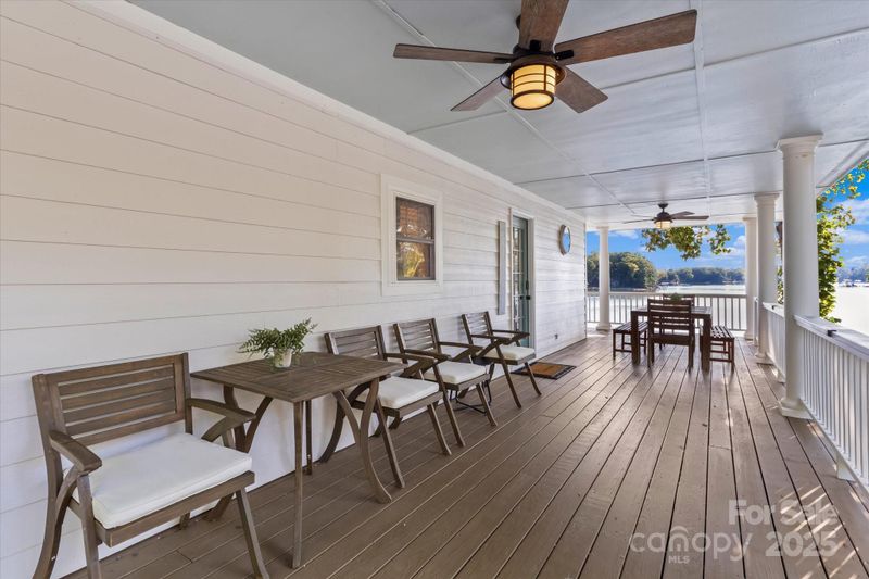 7264 Right Angle St, Sherrills Ford, NC 28673