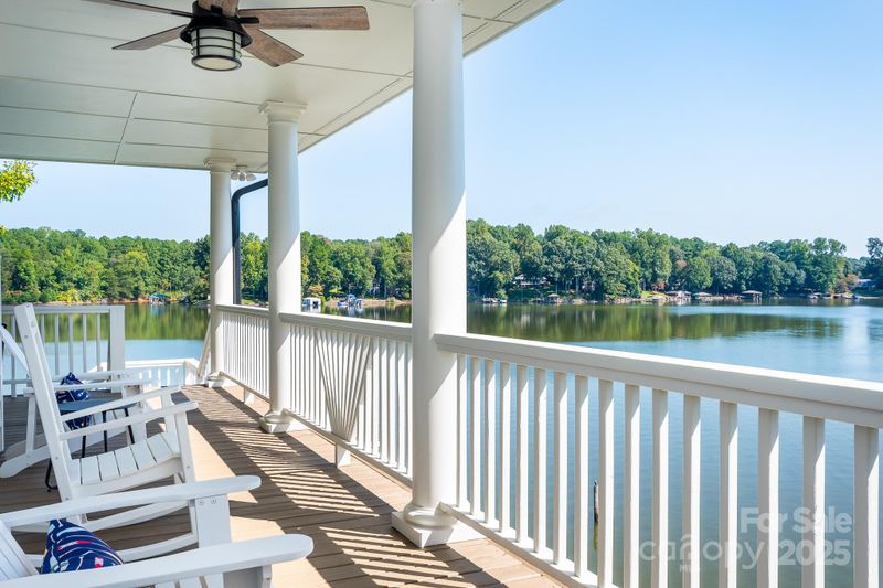 7264 Right Angle St, Sherrills Ford, NC 28673
