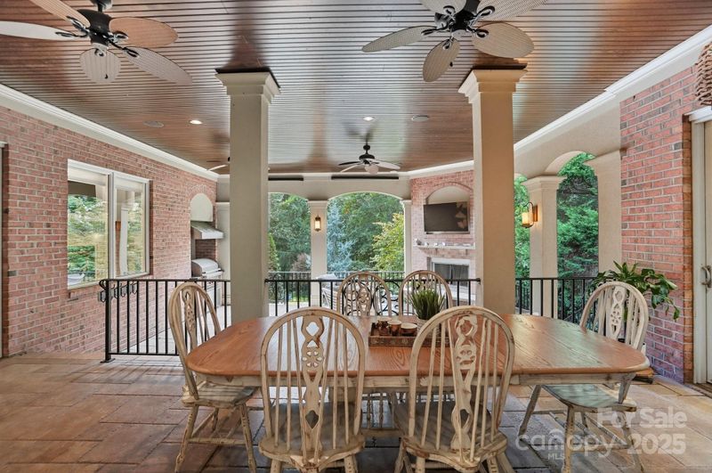 204 Whiterock Dr, Mount Holly, NC 28120