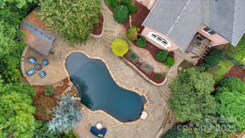 204 Whiterock Dr, Mount Holly, NC 28120