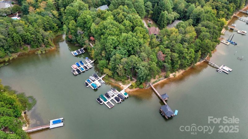 204 Whiterock Dr, Mount Holly, NC 28120