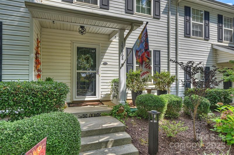 17668 Caldwell Track Dr, Cornelius, NC 28031