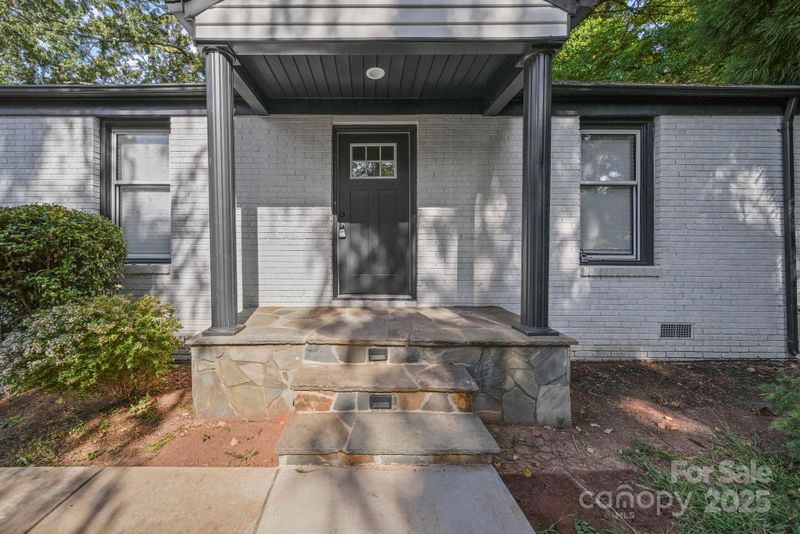 5030 Grapevine Dr, Charlotte, NC 28217