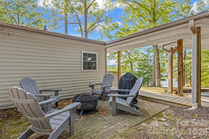 201 Price Place Ln, York, SC 29745
