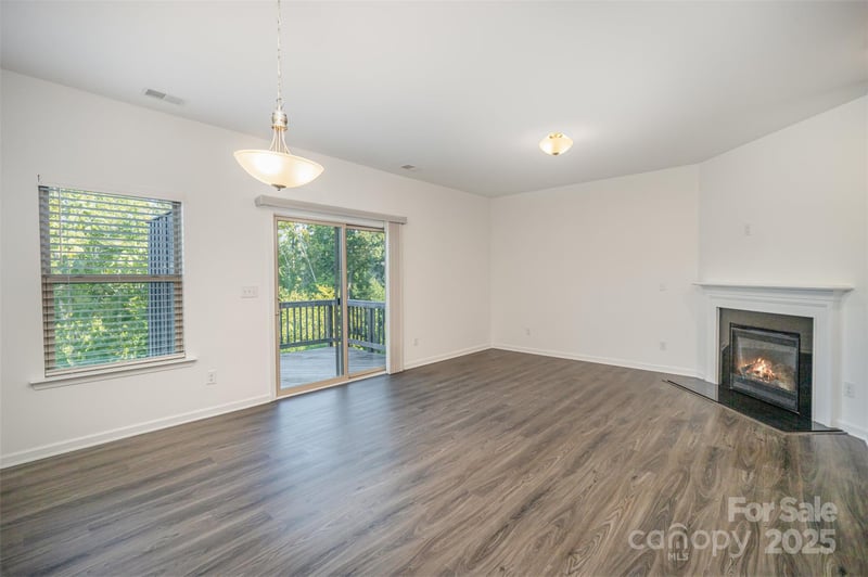 558 Dulaney Dr, Tega Cay, SC 29708