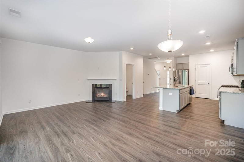 558 Dulaney Dr, Tega Cay, SC 29708