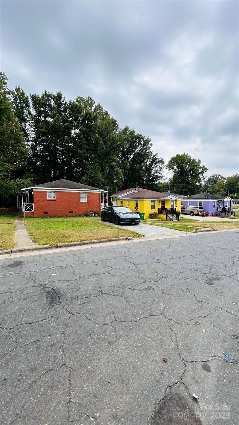 929 Mcarthur Ave, Charlotte, NC 28206