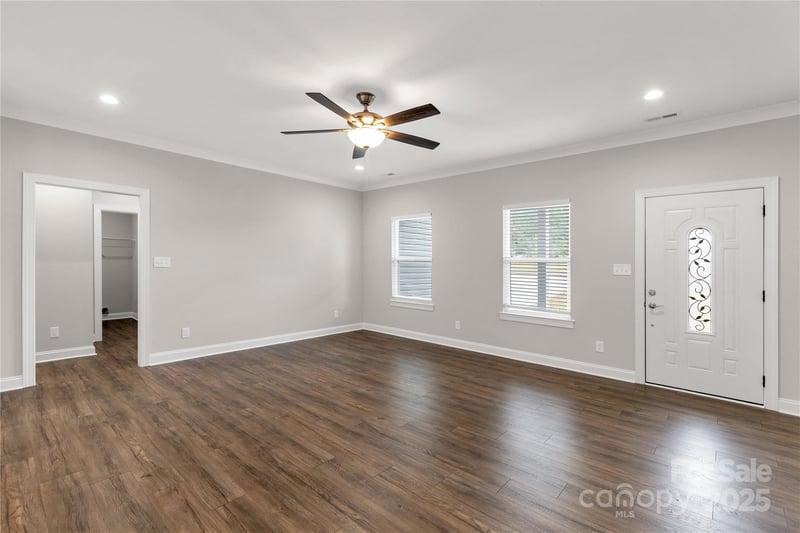 325 East St, Heath Springs, SC 29058