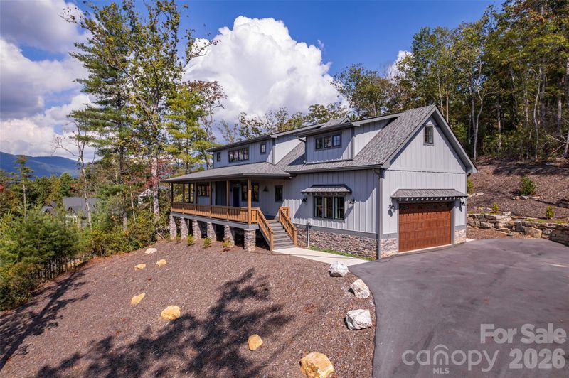 71 Crossings Cir, Fairview, NC 28730