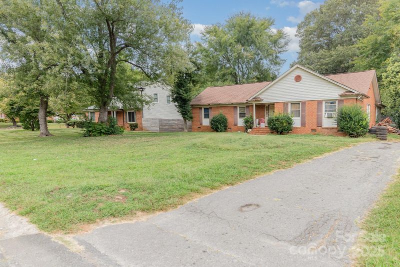 6109 Mcbride St, Charlotte, NC 28215