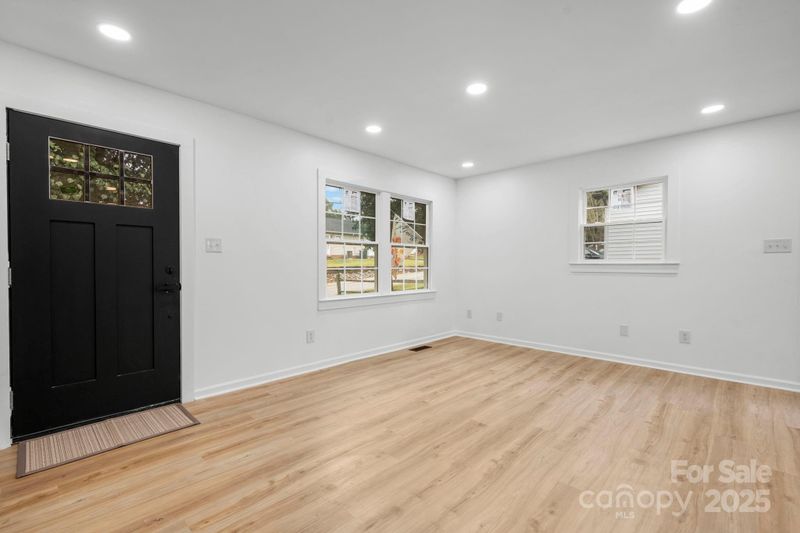 621 W 13th St, Newton, NC 28658