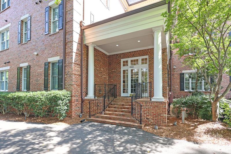 956 Queens Rd #956, Charlotte, NC 28207