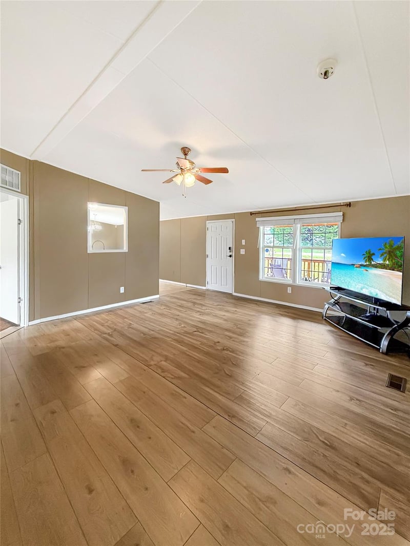 107 Daisy Field Ct #7, Harmony, NC 28634