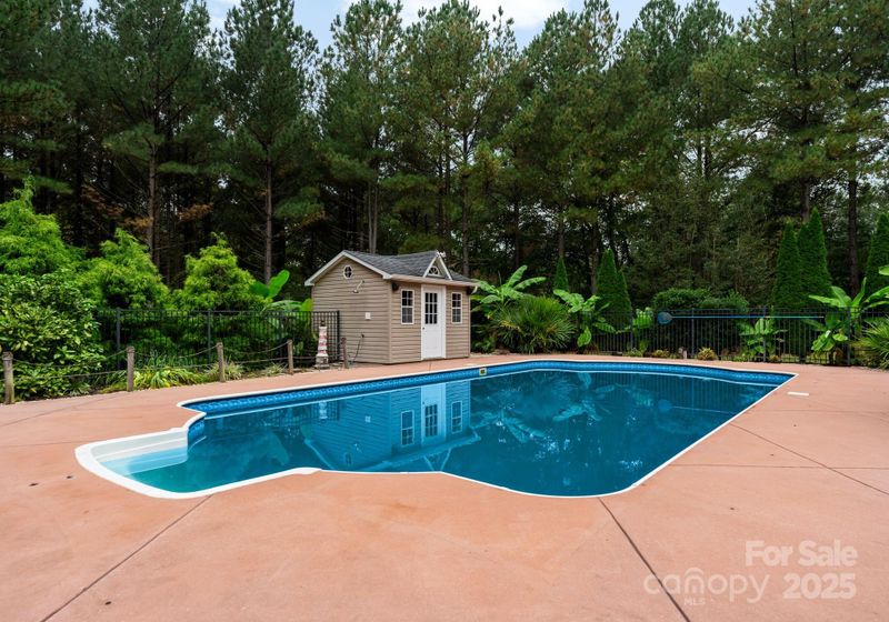 7133 Gildhall Ct, Denver, NC 28037