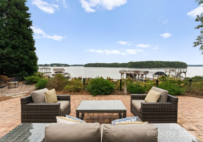 102 Stone Point Ct, Mooresville, NC 28117