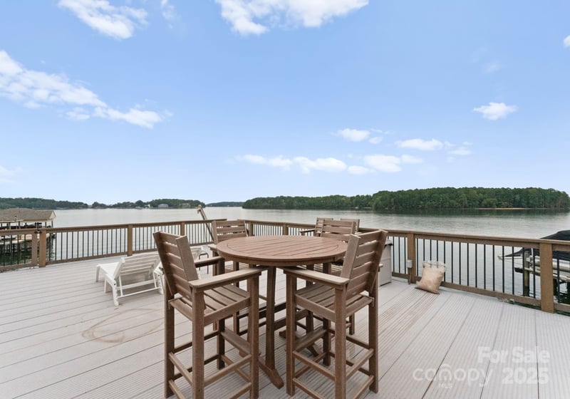 102 Stone Point Ct, Mooresville, NC 28117