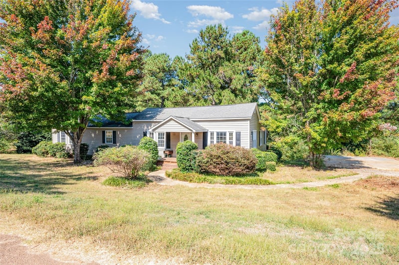 4562 Foster Blackmon Dr, Heath Springs, SC 29058