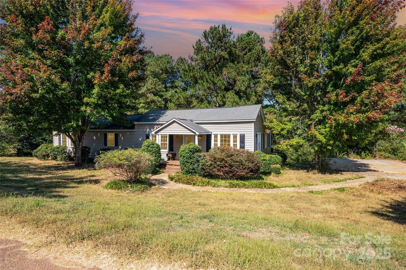 4562 Foster Blackmon Dr, Heath Springs, SC 29058