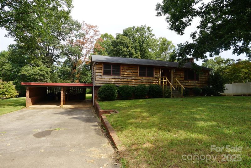 1605 3rd St NE, Conover, NC 28613